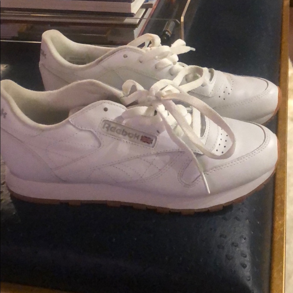 Redbox Classic White sneakers women’s size 7.5